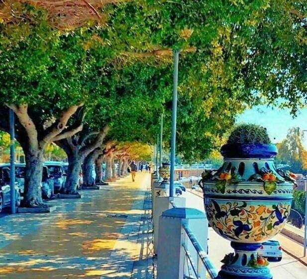 پانسیون Akragaroom