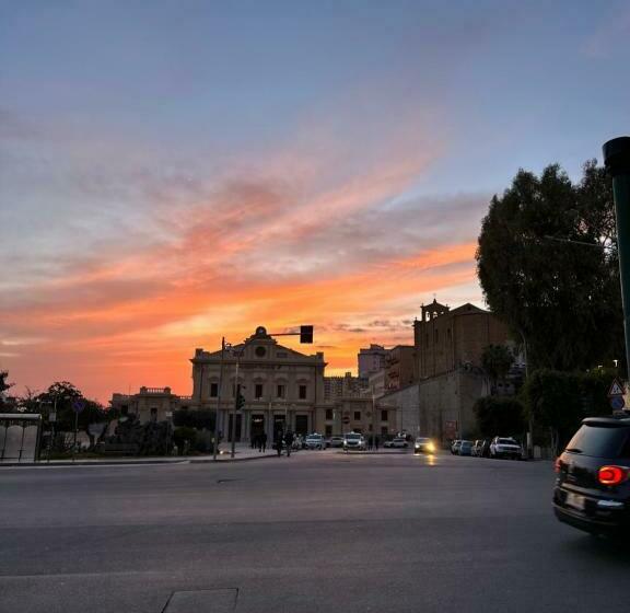 پانسیون Akragaroom