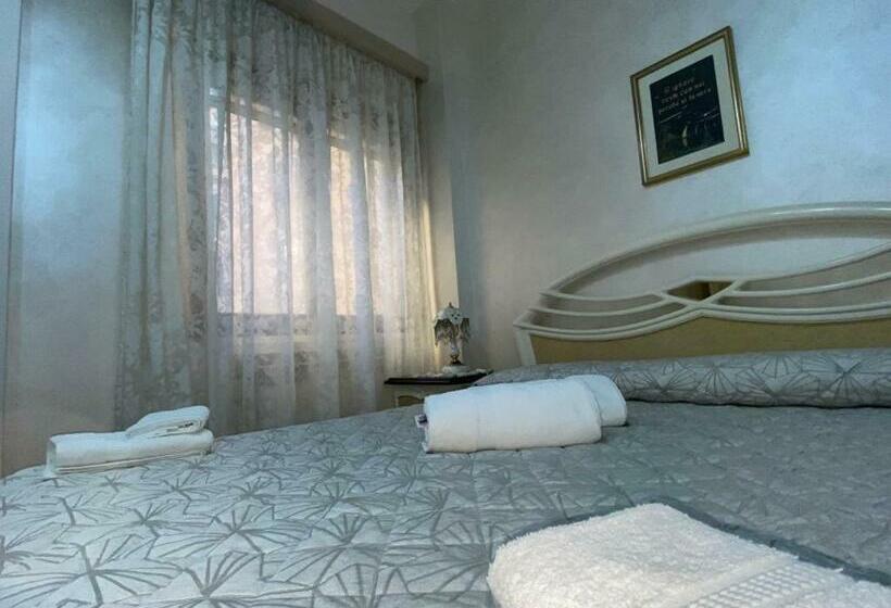 پانسیون Akragaroom