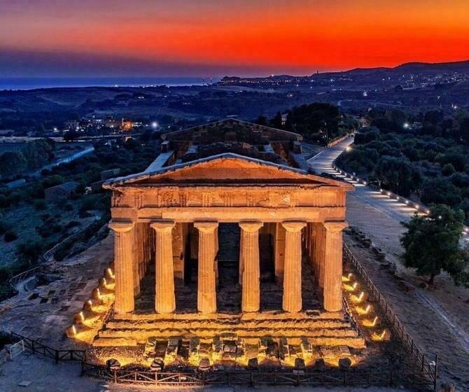 پانسیون Akragaroom