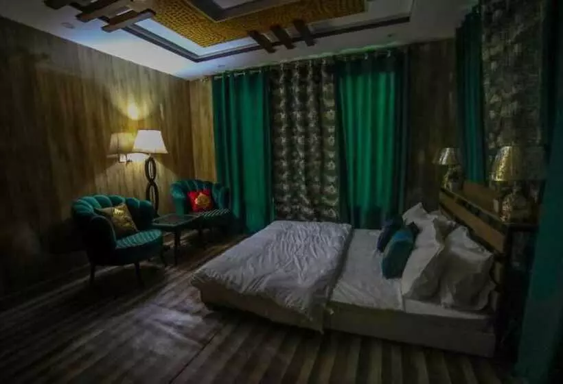 پانسیون Royal Brangsa Guest House