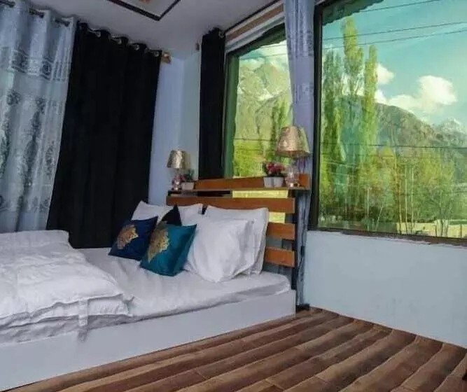 پانسیون Royal Brangsa Guest House