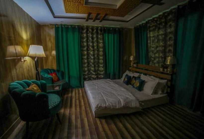 پانسیون Royal Brangsa Guest House