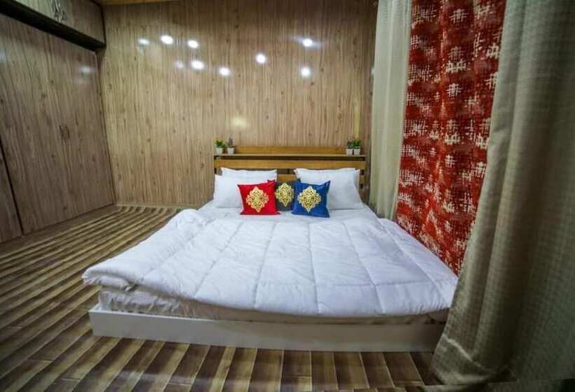 پانسیون Royal Brangsa Guest House