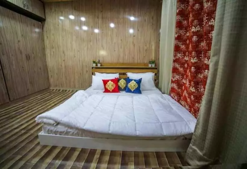 پانسیون Royal Brangsa Guest House