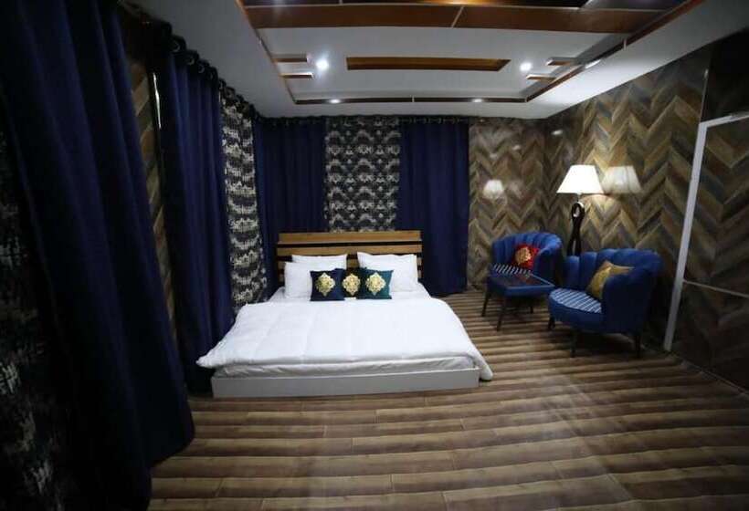 پانسیون Royal Brangsa Guest House