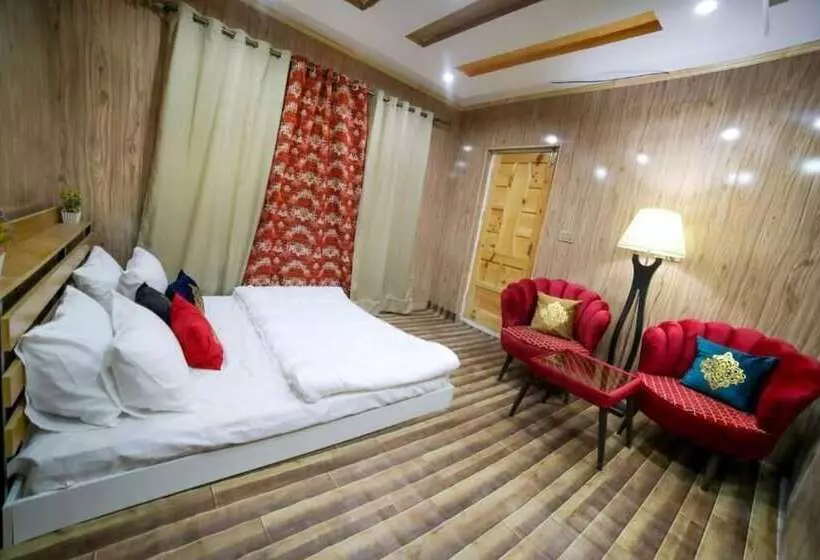 پانسیون Royal Brangsa Guest House