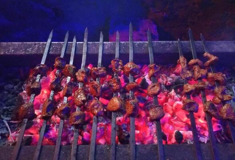 پانسیون Royal Brangsa Guest House