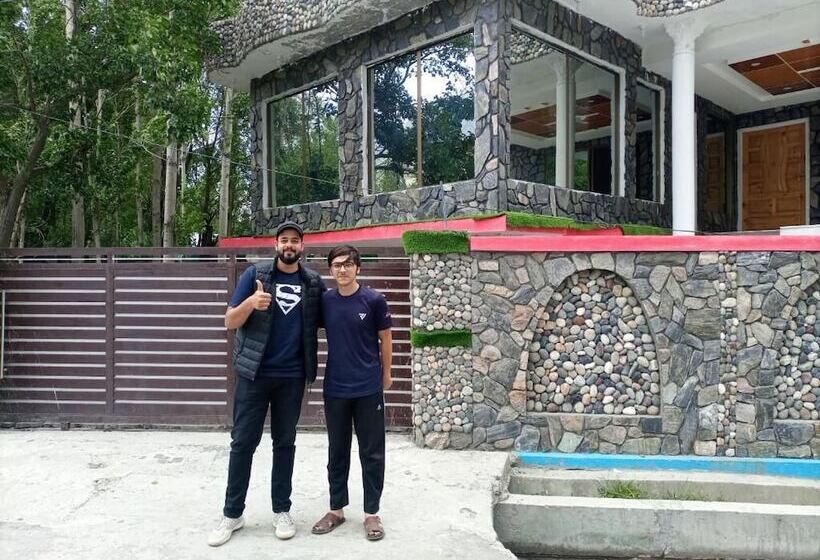 پانسیون Royal Brangsa Guest House