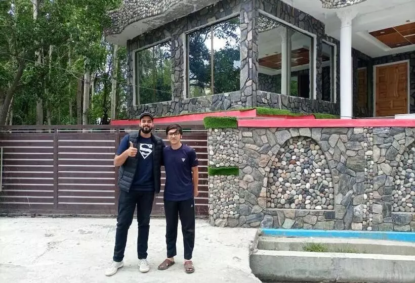 پانسیون Royal Brangsa Guest House