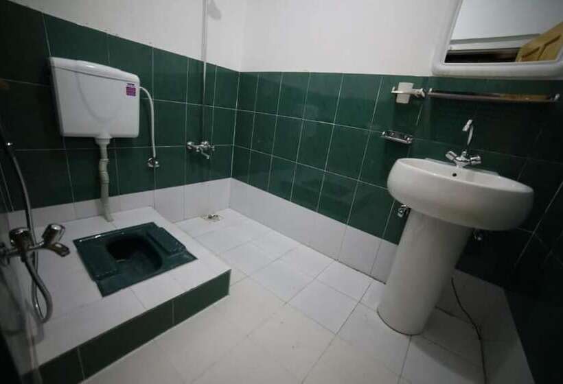 پانسیون Royal Brangsa Guest House