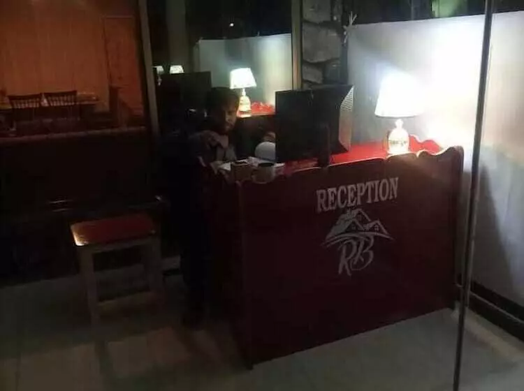 پانسیون Royal Brangsa Guest House