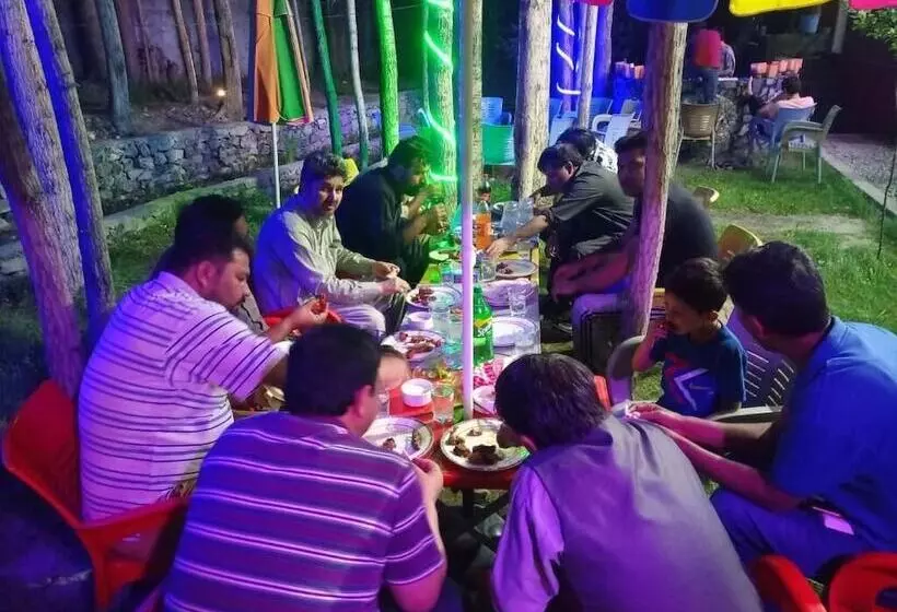 پانسیون Royal Brangsa Guest House