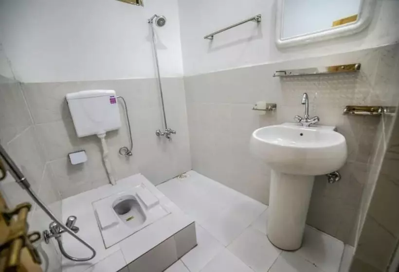 پانسیون Royal Brangsa Guest House