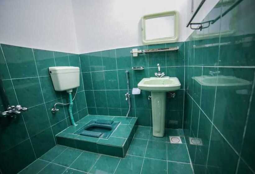 پانسیون Royal Brangsa Guest House