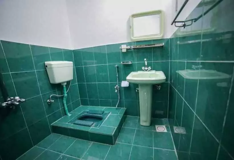 پانسیون Royal Brangsa Guest House