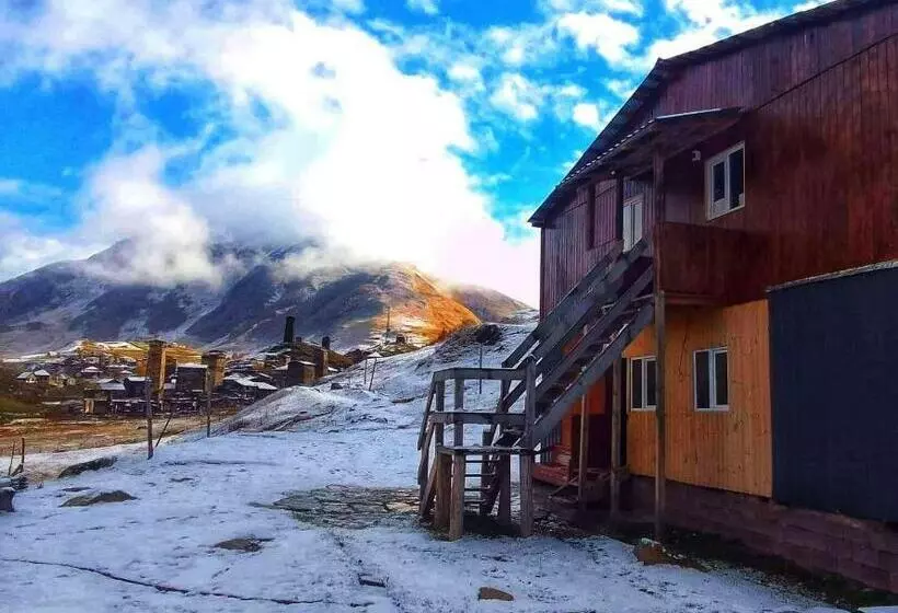 پانسیون Vila Latphari In Ushguli