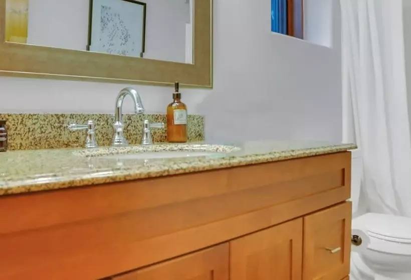 Mountain Cabin, Close To Slopes, 4br And 3ba, Hottub