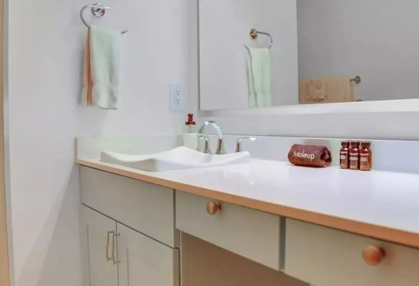 Mountain Cabin, Close To Slopes, 4br And 3ba, Hottub