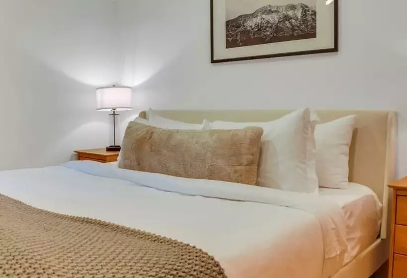 Mountain Cabin, Close To Slopes, 4br And 3ba, Hottub