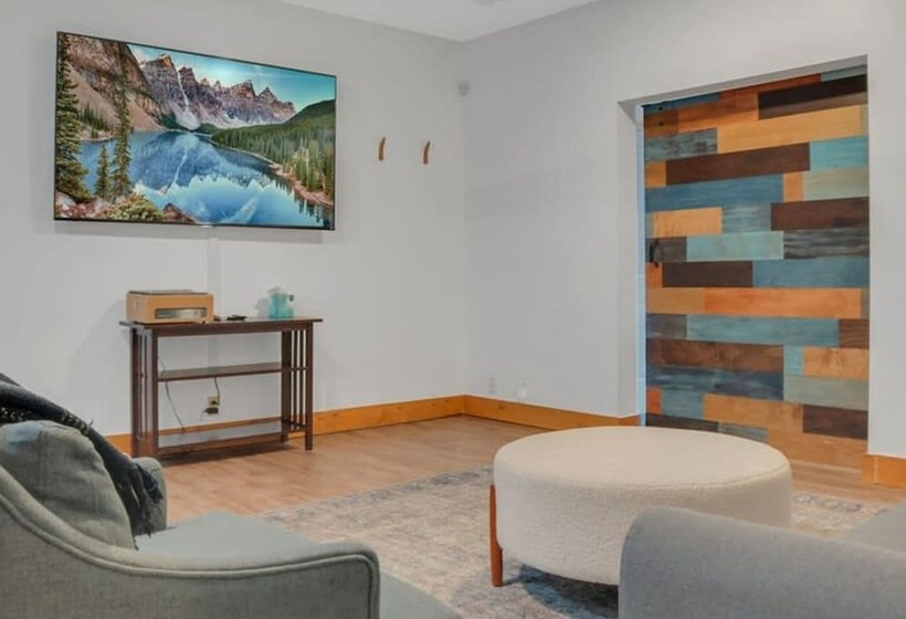 Mountain Cabin, Close To Slopes, 4br And 3ba, Hottub