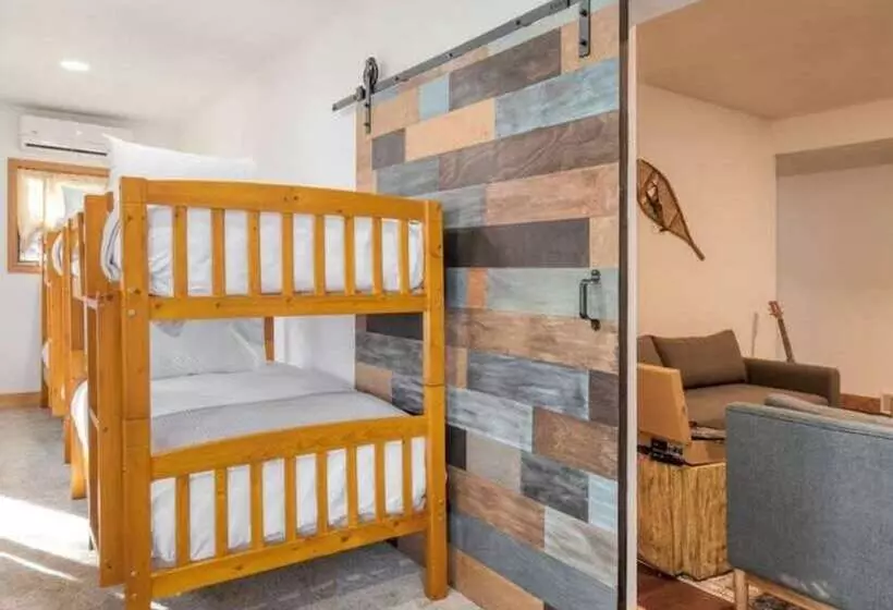 Mountain Cabin, Close To Slopes, 4br And 3ba, Hottub