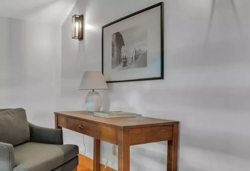 Mountain Cabin, Close To Slopes, 4br And 3ba, Hottub