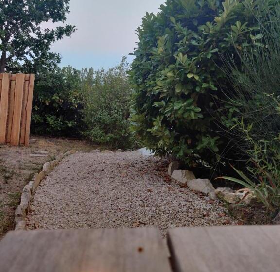 ベッドアンドブレックファースト Chambre D Hôtes Et Puis Voilà!