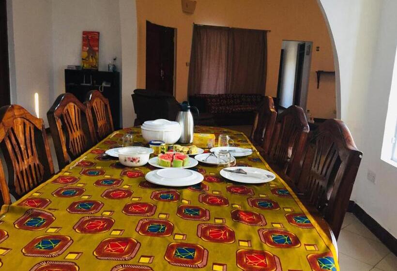 ベッドアンドブレックファースト Pazuri House Iringa