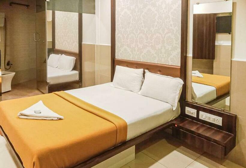 فندق Gurukripa Nx Lodging By Wb Inn