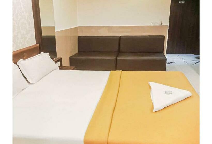 فندق Gurukripa Nx Lodging By Wb Inn