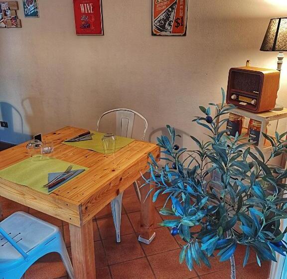 ホテル La Tomatica In Commedia