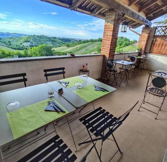 ホテル La Tomatica In Commedia