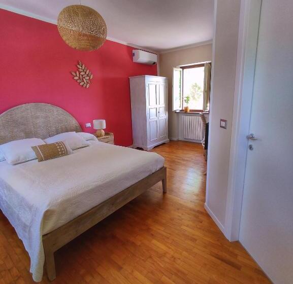 ホテル La Tomatica In Commedia