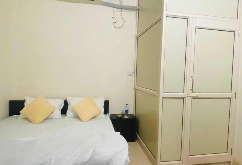 Hôtel Pop 92131  Zara