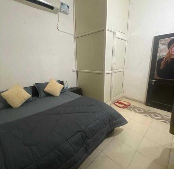 Hôtel Pop 92131  Zara