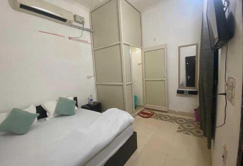 Hôtel Pop 92131  Zara