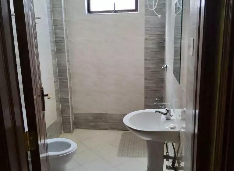 پانسیون Monrovia Guesthouse