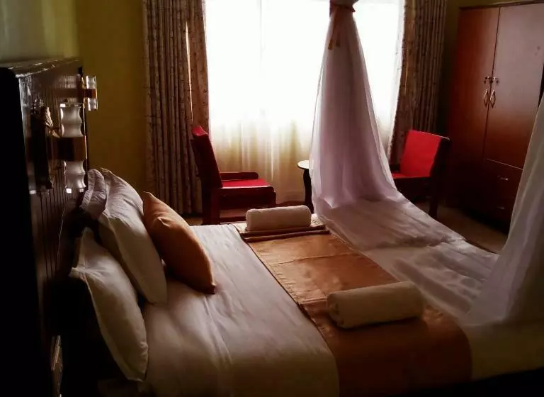 پانسیون Monrovia Guesthouse