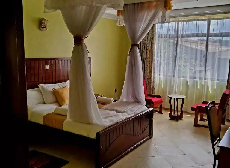 پانسیون Monrovia Guesthouse
