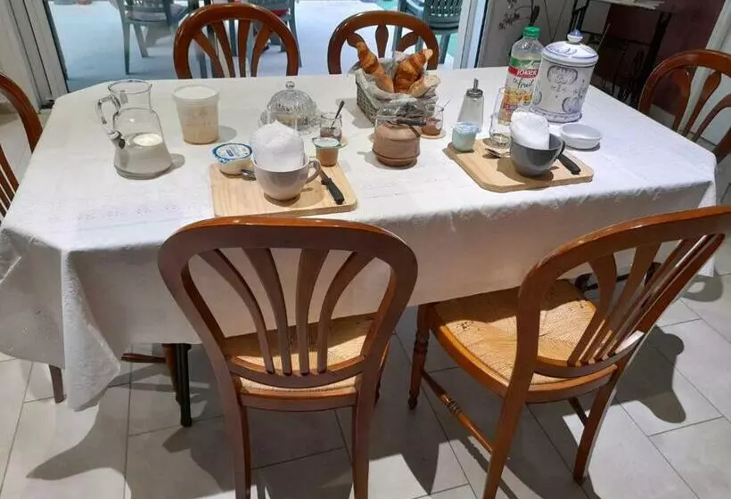 ベッドアンドブレックファースト Chez Viviane