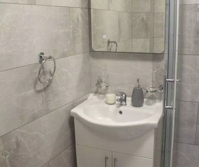 Charming Accommodation Close To Birmingham