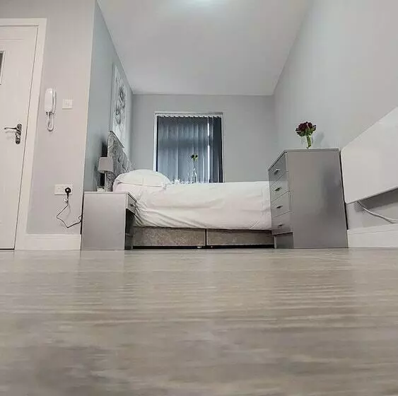 Charming Accommodation Close To Birmingham