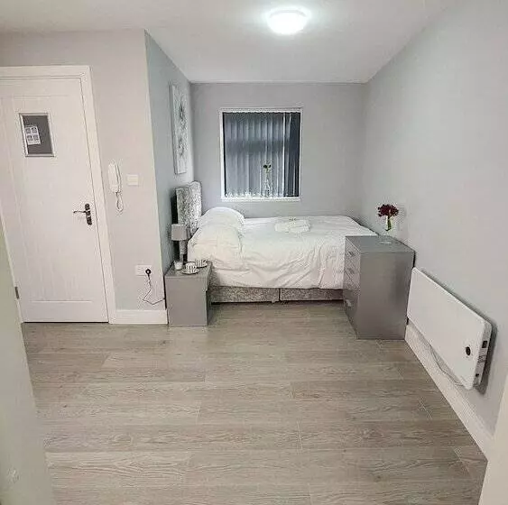 Charming Accommodation Close To Birmingham