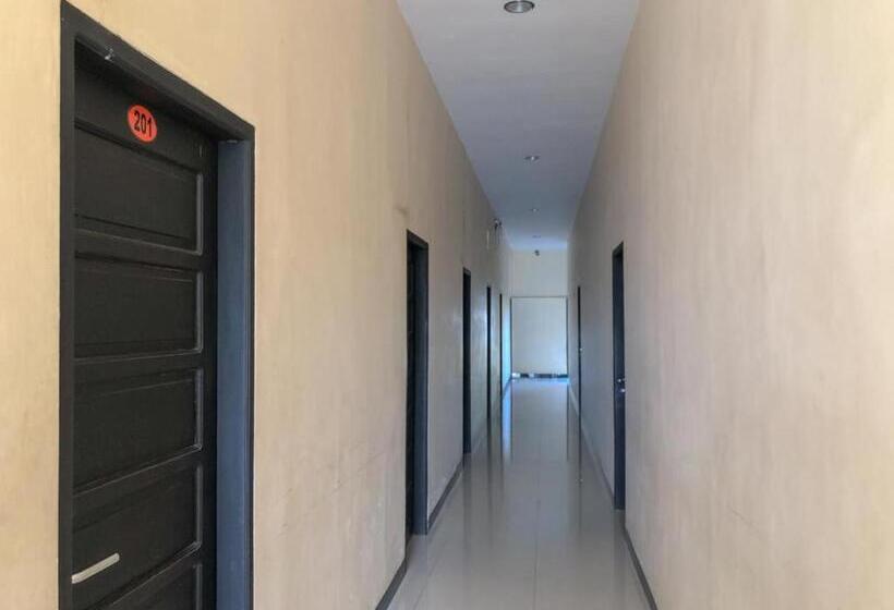 בית מלון כפרי D Mario Palopo