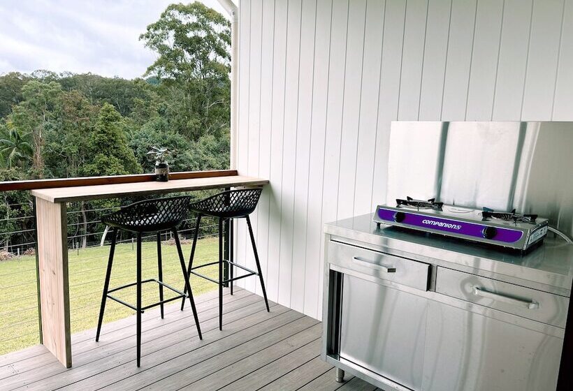 Отель Seven Peaks Farm Stay