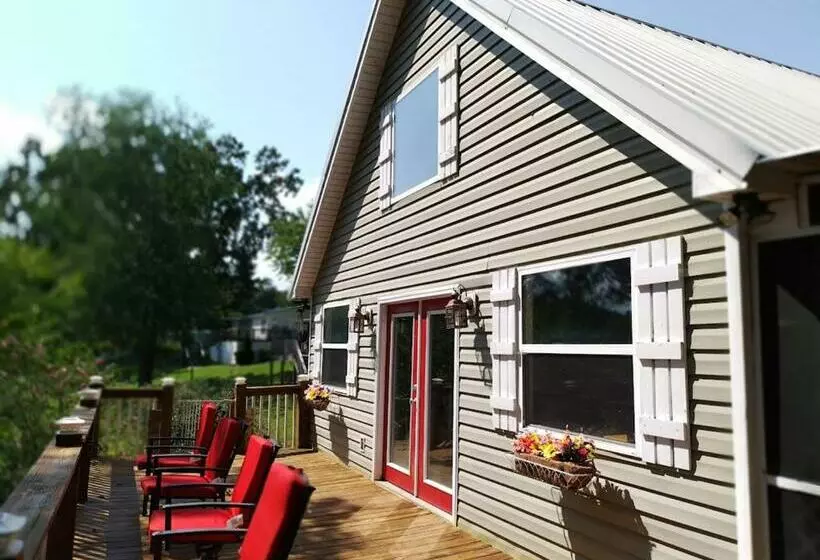 Lakefront Home At Lake Chickamauga! Walk To The Marina!