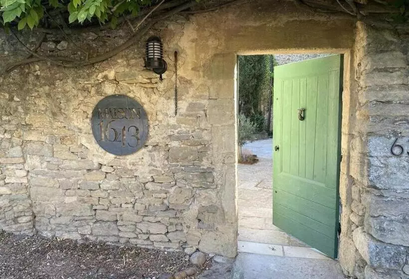 Majatalo Maison 1643