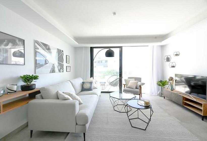 Seashell Infinity Luxury Apartment