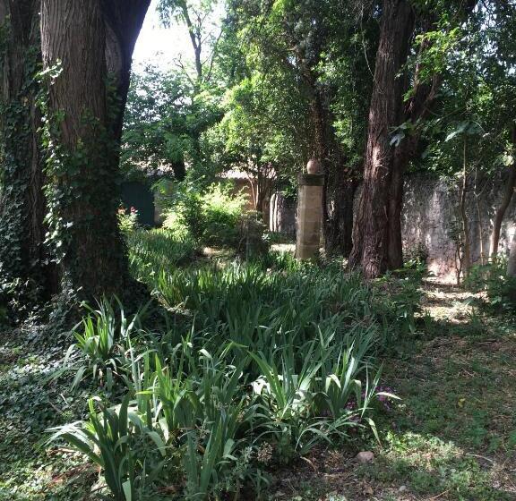 مبيت وإفطار Le Mas Rocamour